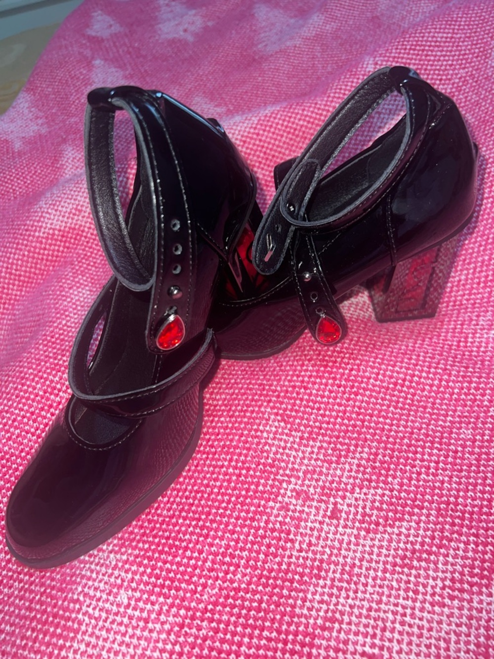 Black Patent Mary Jane Ankle-Strap with Red Gems and Rose Heeled Accent Sz.38 EU - Picture 8 of 9
